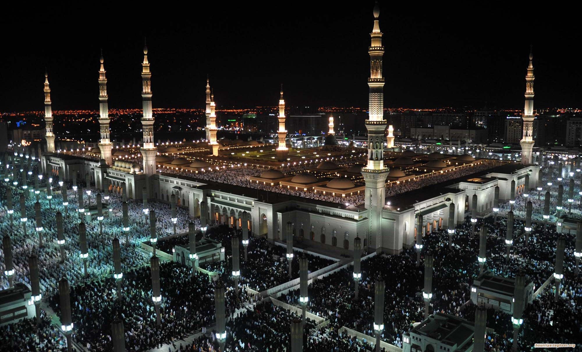 في ظل "كورونا".. ما مصير صلاة التراويح بمملكة آل سعود؟