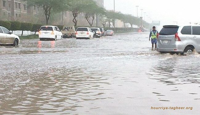 انكشاف سوء البنية التحتية بفعل الأمطار في الطريق المؤدي إلى “نيوم”