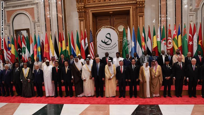 ما هو هدف القمه من تشتيت انتباه العالم العربي بأسره؟!