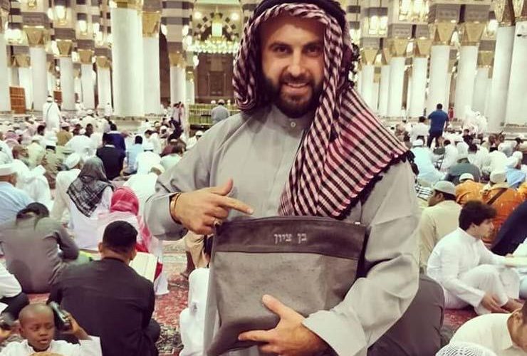 مساجد الخليج «فوتوسيشن» للصهاينة والراقصات