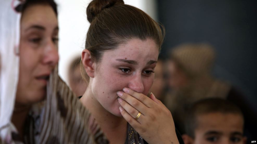 صحيفة "ذا صن" البريطانية: داعش يبيع النساء الأيزديات بمزاد في السعودية