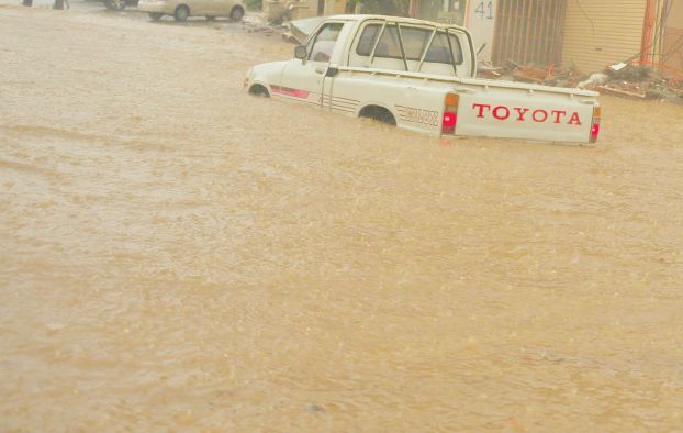 الامطار تكشف المستور بأحدث انفاق الرياض(نفق البحرية)