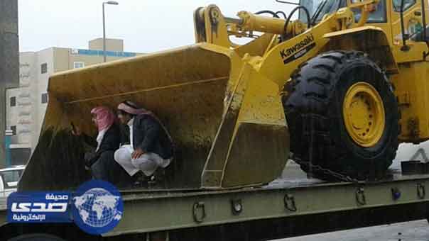 إطلاق صافرات الإنذار في أبها والسيول تجتاح عسير