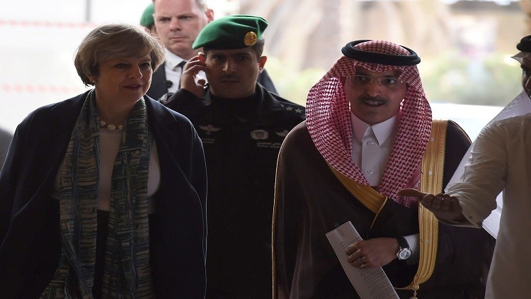 ماي: سأثير "قضايا صعبة" في السعودية