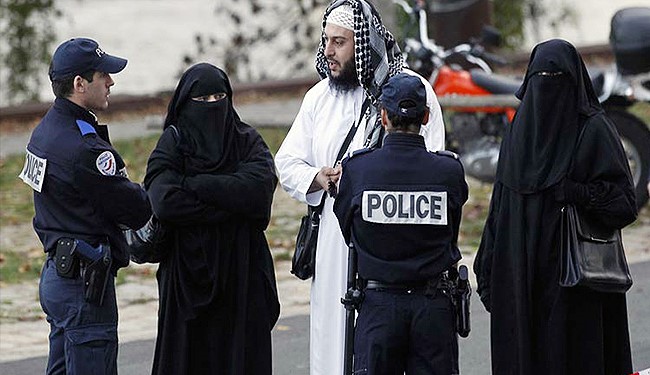 لماذا تدعو السعودية مواطناتها لخلع النقاب بسويسرا؟