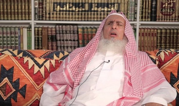 واخيراً.. مفتي السعودية يتنازل عن خطبة عرفة!