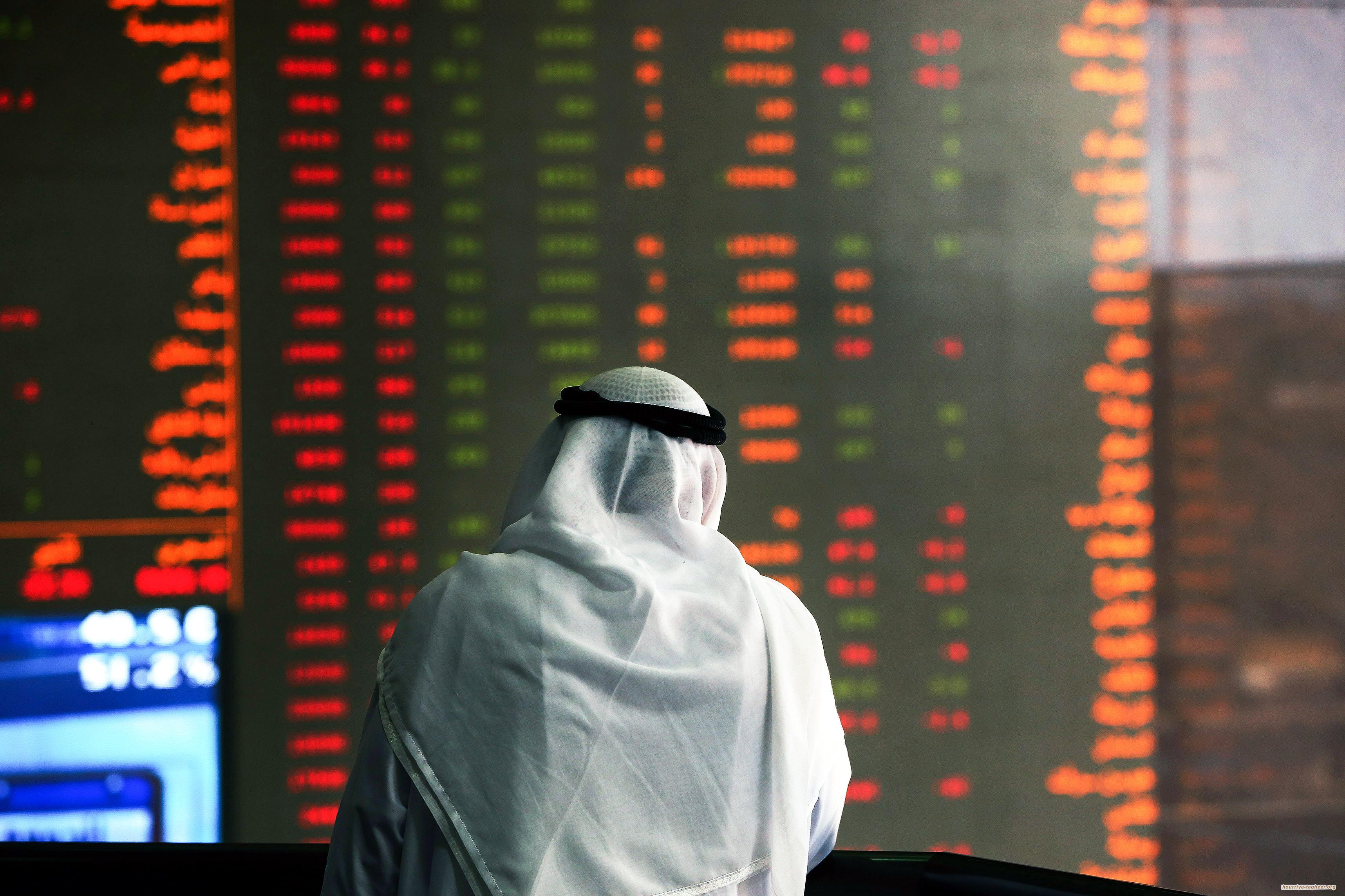 بورصات الخليج تكتسي باللوان الأحمر