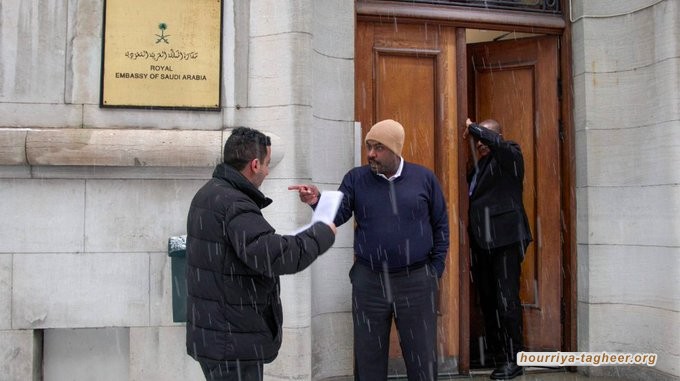 شاهد ما حدث مع نجل محمد القحطاني في سفارة السعودية بالسويد