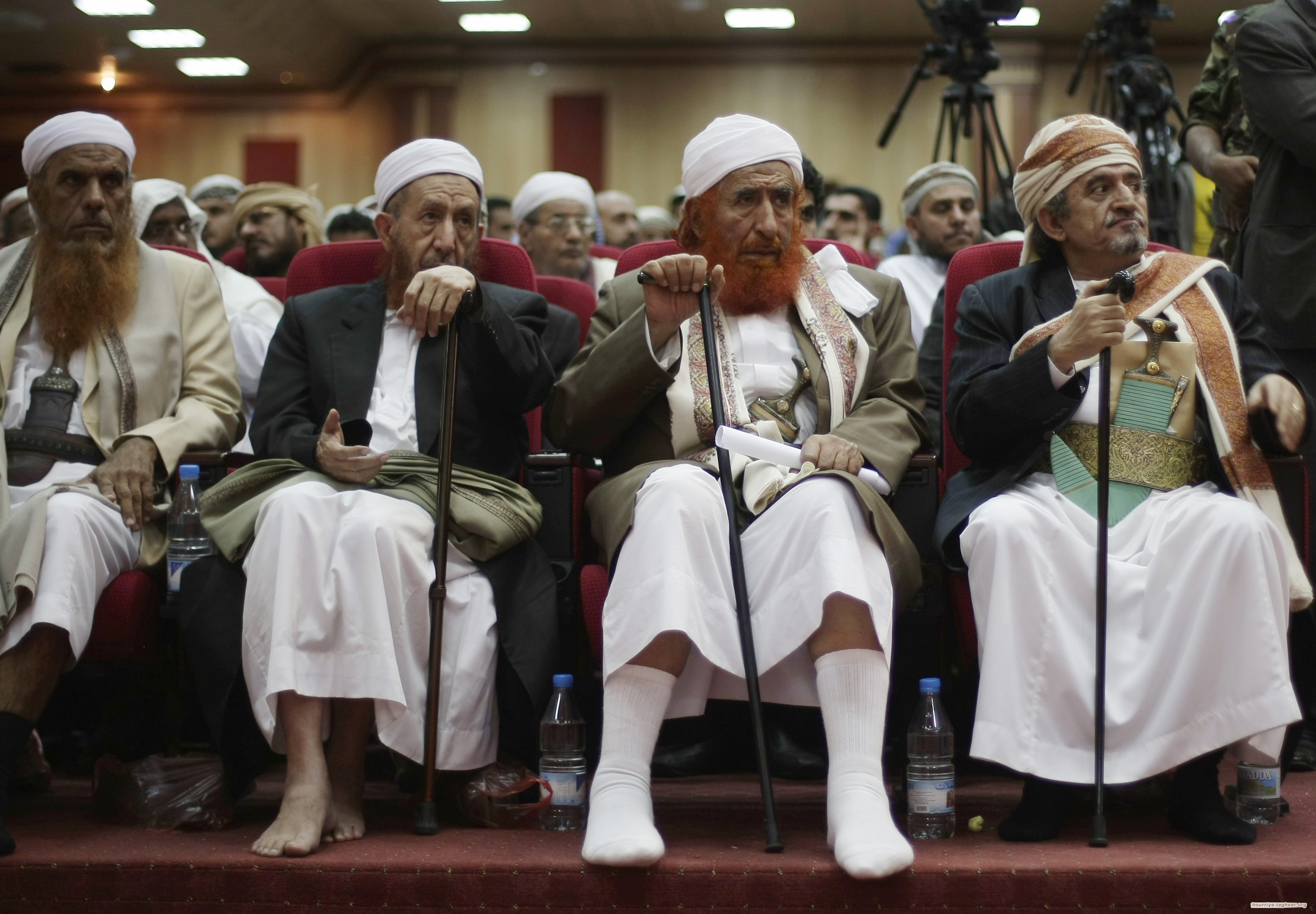 الذباب الإلكتروني يشن حملة ضد اليمنيين ويطالب بطردهم