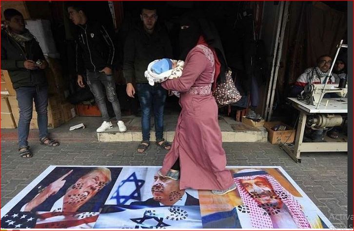 بالوثائق .. السعودية تدعو  اسرائيل لإحتلال القدس!