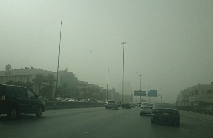 رغم تعليق الدراسة.. سعوديون ينتقدون "تعليم الرياض"والسبب؟