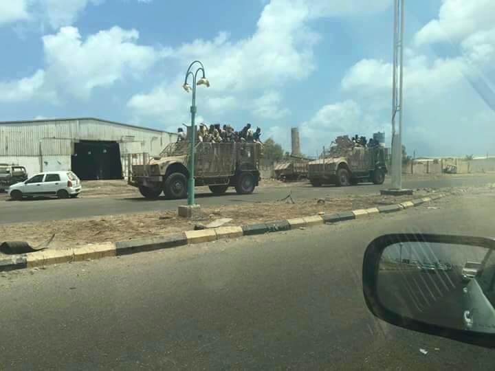 هروب القوات السعودية من قمة جبال تعز