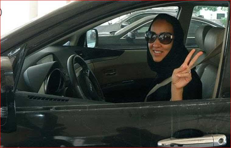 هاشتاغ قيادة المرأة الشهر القادم يثير ضجة على تويتر! 