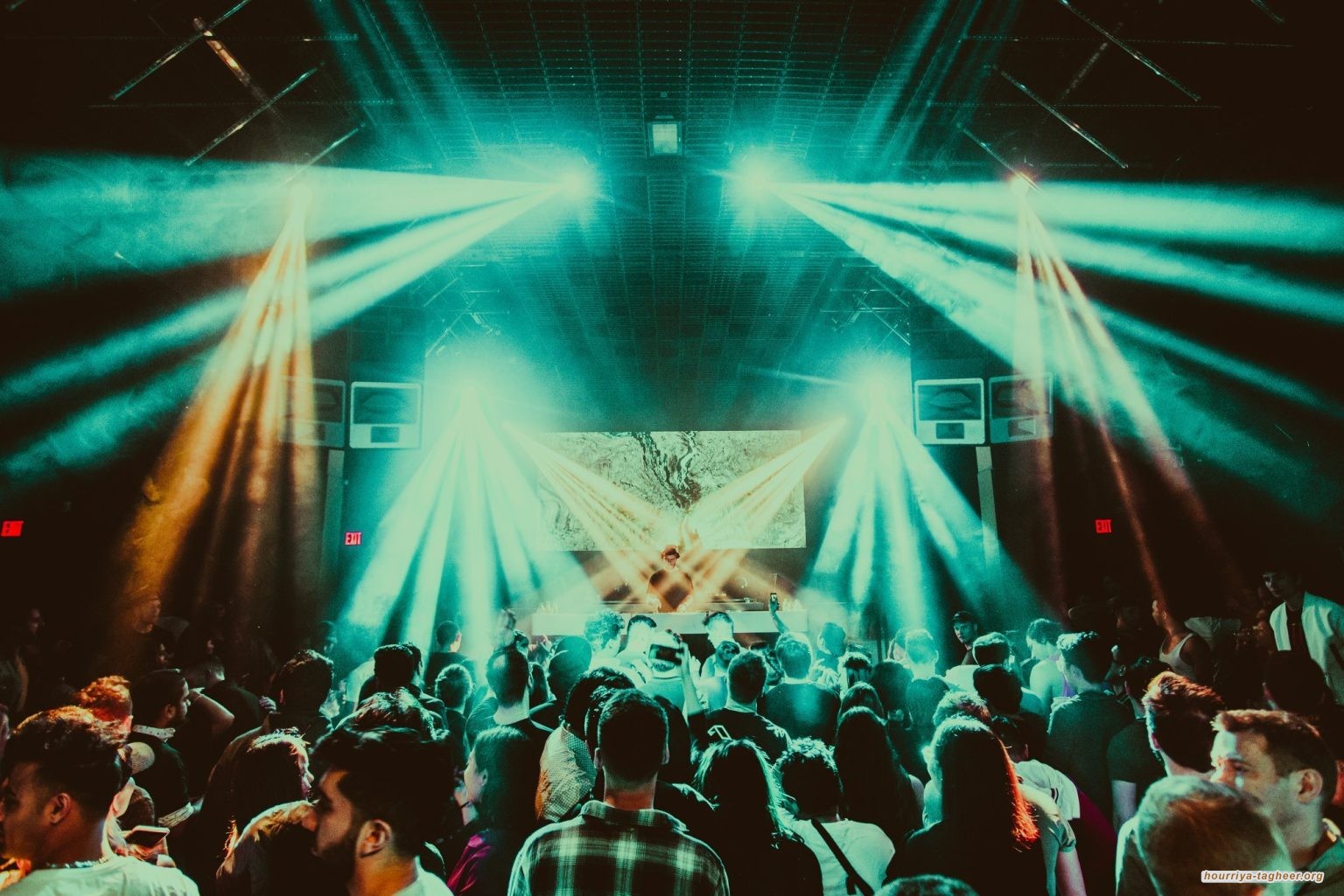 افتتاح أول ملهى ليلي سعودي فيه كل شيء مباح