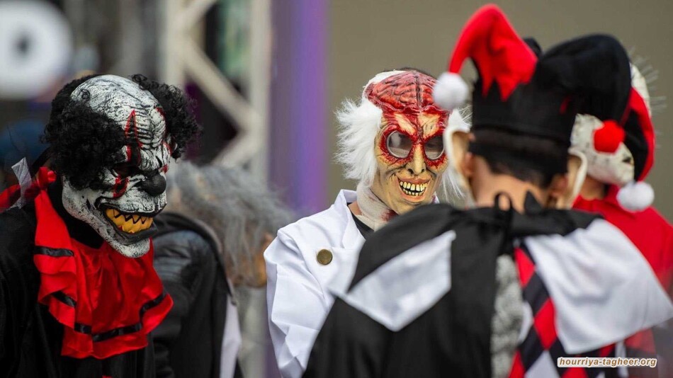 مهرجان التنكر.. رقص مختلط ومشاهد شاذة تطبيقاً لخطة حفيد بن عبدالوهاب