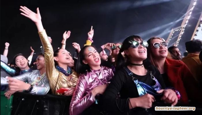 ماذا يفعل 6 من ممثلي ومنتجي الأفلام الإباحية في رمضان بالسعودية!